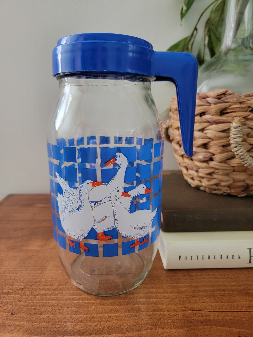 Vintage 80s Carlton Glass Pitcher Geese Duck 2L Iced Tea Water Juice Blue